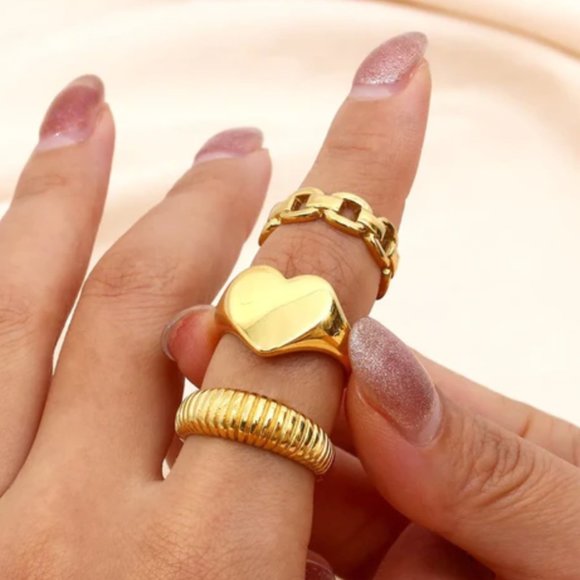 Heart Ring Gold Love Valentine's Day Gifts For Her Size 6 NEW w pouch - Picture 1 of 2